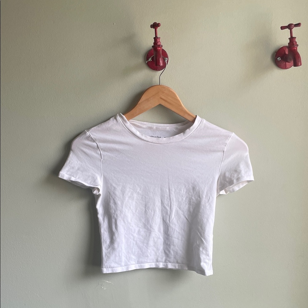 ABERCROMBIE & FITCH || Essentials Crop Top Size XS